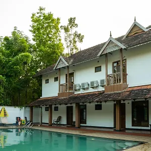 Vajra Ayurveda And Yoga Retreat Kochi